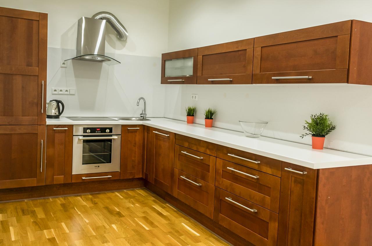 Apartment Korunni Dvur 130M2, 2 Free Parkings Praga Esterno foto