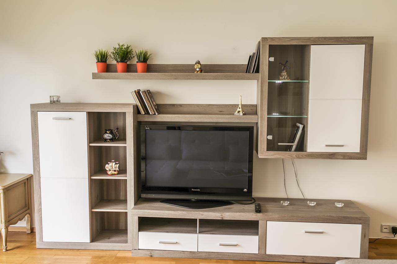 Apartment Korunni Dvur 130M2, 2 Free Parkings Praga Esterno foto