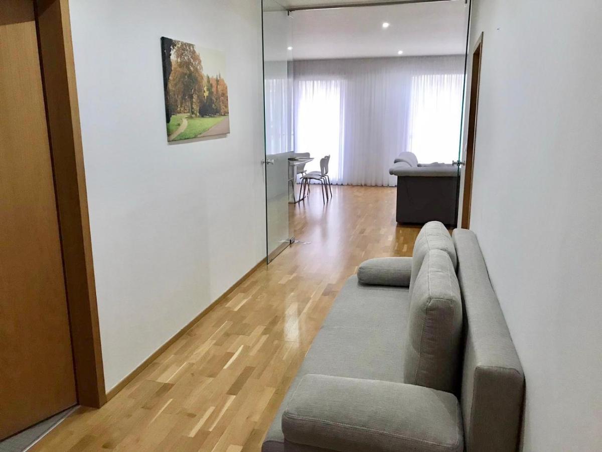 Apartment Korunni Dvur 130M2, 2 Free Parkings Praga Esterno foto